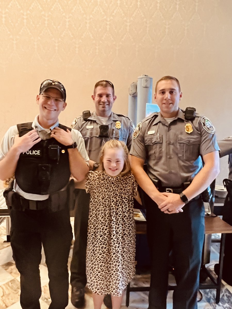 LilaLimitless's tweet photo. I helped distribute sweet treats - our homemade chocolate chip cookies - to legislators as a reminder of #DisabilityAdvocacyDay March 1. Thankful to be a part of the South Carolina Partnership of Disability Organizations. @SCPDO1 https://t.co/LOtpozvA8i