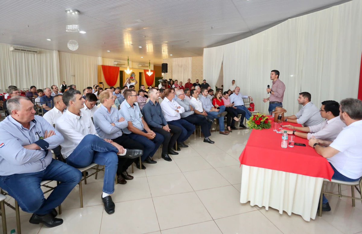 SantiPenap's tweet photo. El campo mueve al país e impulsa el desarrollo de su gente. El Agro Show Copronar, en Naranjal, nos recibió para hablar de lo que vamos a hacer para impulsar el desarrollo en el Paraguay. https://t.co/EASg6tfNRu