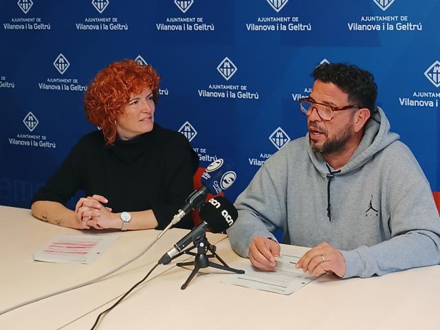 🎭El #CarnavalVNG supera les expectatives amb 6⃣0⃣.0⃣0⃣0⃣ participants.

Mercè Mateo, regidora de Cultura, agraeix el treball de la FAC mantenint els actes més tradicionals com el Vidalot, o incorporant-ne de nous  com els Coros infantils.

▶️vilanova.cat/noticies/detal…

FIL👇