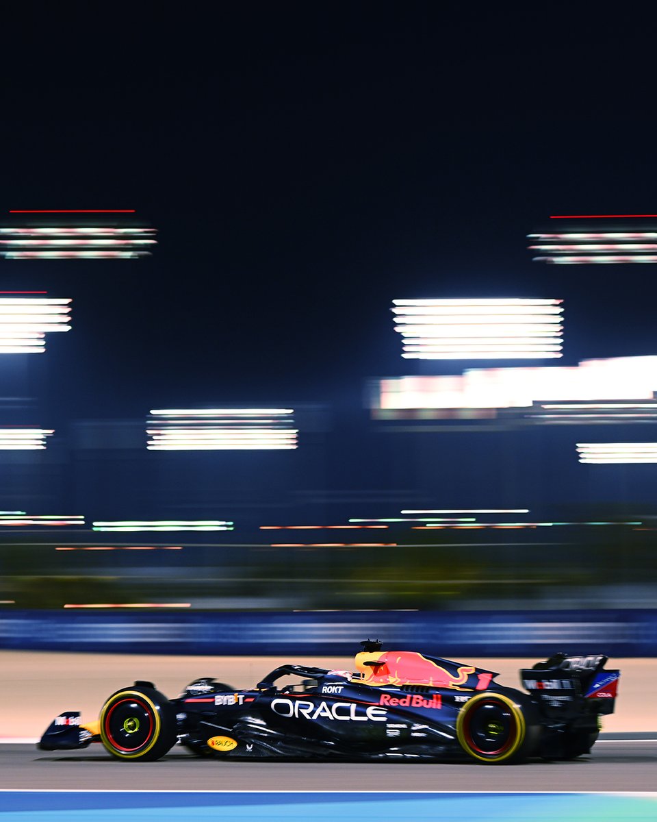 1️⃣5️⃣7️⃣ laps complete ✅ A productive Day 1 for Max and the RB19, with a best time of 1:32.837 🏁 #F1Testing