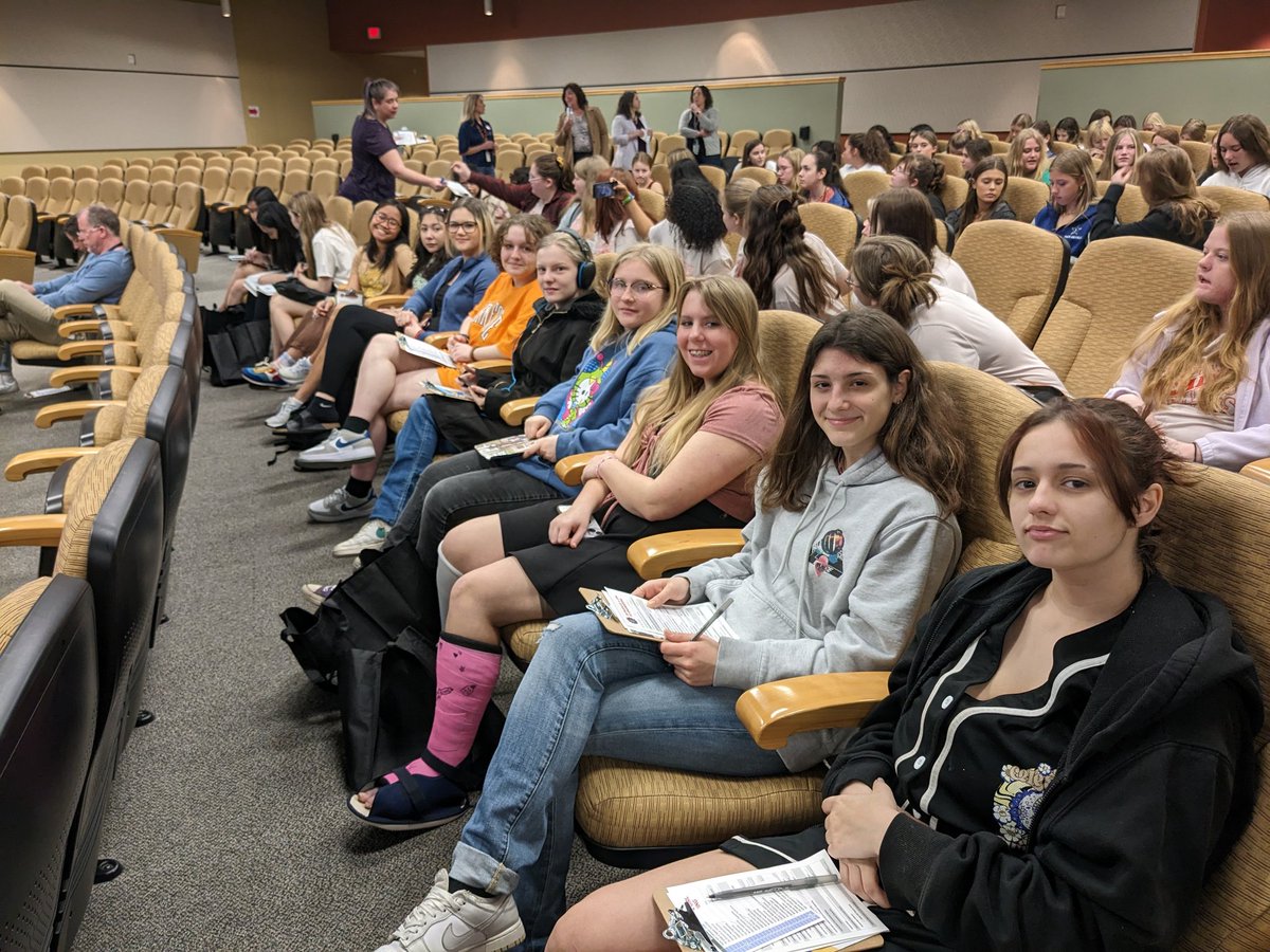 McProfe4's tweet image. Thank you @y12nsc for hosting our South-Doyle girls at the Introduce a Girl to Engineering event!