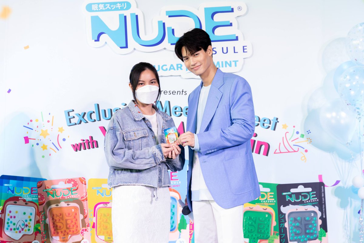 kraboongy's tweet photo. 🥳ครบ1ปี 23.02.2023
รูปคู่รูปแรกกับน้องวิน
เป็น1ในผู้โชคดีได้ขึ้นไปเล่นเกม
ถึงแพ้ ก็ยังได้ถ่ายรูปคู่ตอนรับของปลอบใจ คือที่สุด
งานNUDECapsule #NUDExWinFinmeet https://t.co/0LxQHDiZKW