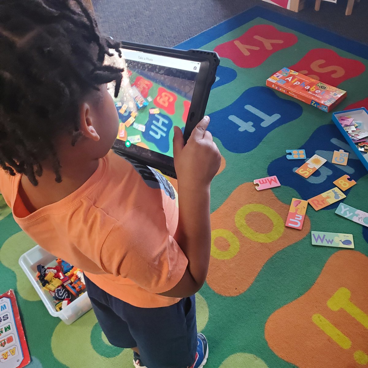 almavelez73's tweet photo. Terri Buckland when working with small groups, kiddos know to post a pic of their work/ skill she is assessing at the moment. She then reviews and provides feedback throughout the day. This validates them  and cuts assessment time in half!#BISD_DLD @BISD_ITech https://t.co/JRMu8DhSWy