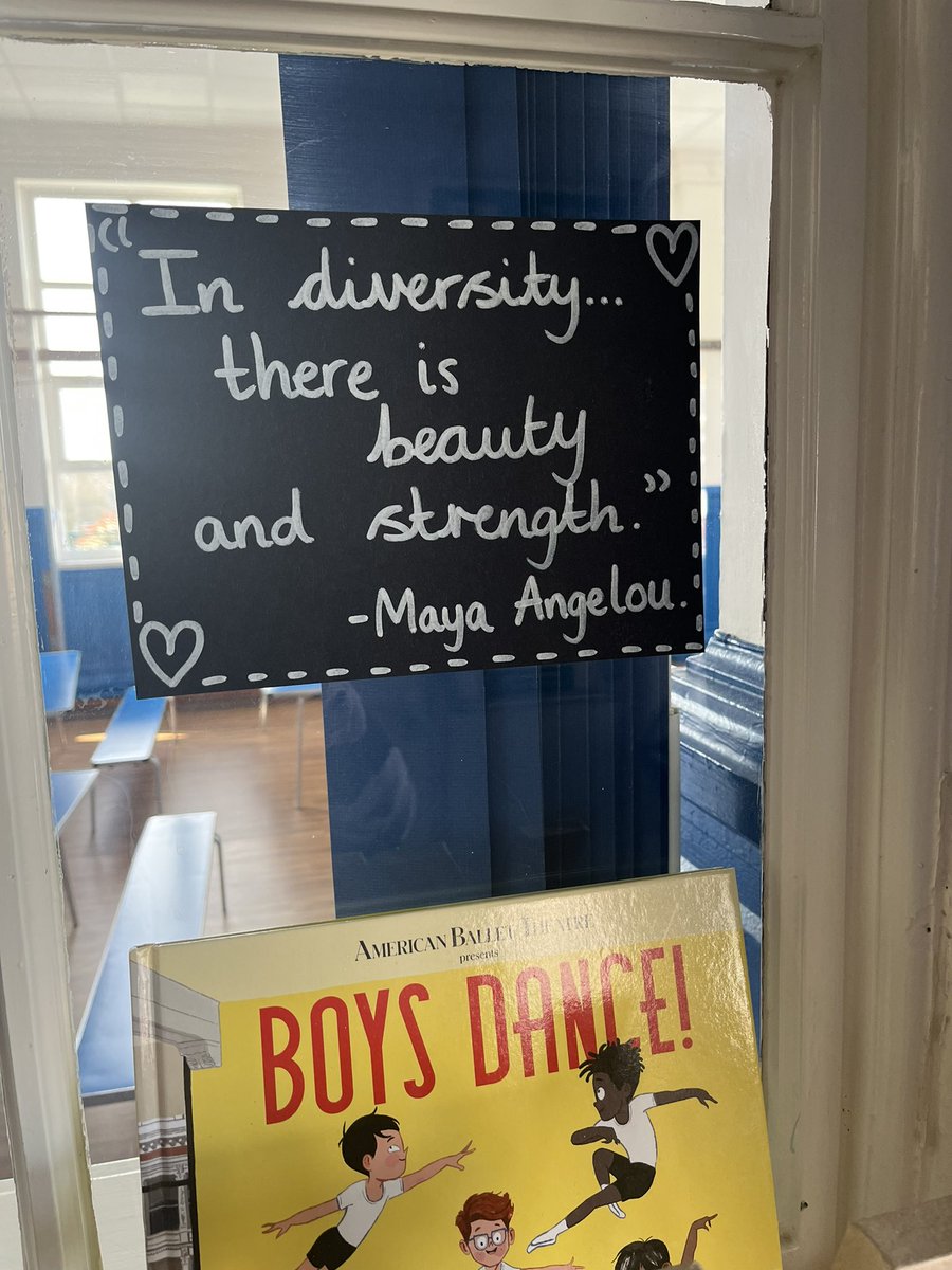 missdarby_'s tweet image. Just love creating little spaces around our school to add to the environment, providing our children with exciting displays coupled with meaningful texts. 10 mins this took, hope the children love it too! 🌈 📚 #LearningEnvironment