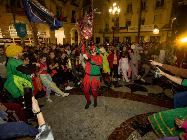 🍬 Un dels reptes que tindrà la FAC de cara a pròximes edicions serà la gestió i model de les guerres de caramels del diumenge de Comparses.

🗣️Dídac Santos (FAC): "La FAC està per recolzar tothom qui tingui ganes de sumar pel Carnaval".

▶️vilanova.cat/noticies/detal…