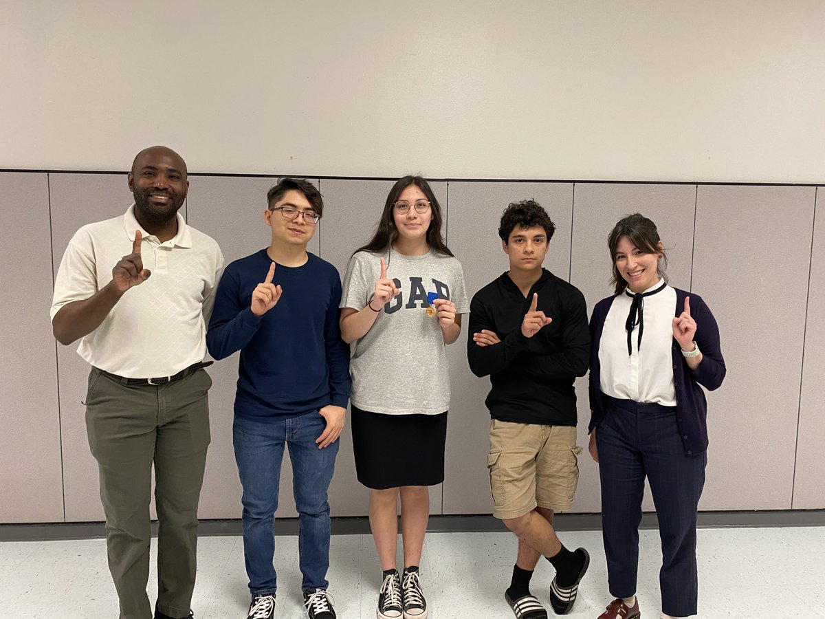 Del Valle ISD Fine Arts (@dvisdfinearts) on Twitter photo Congrats to the <a href="/DVISD_DVHS/">DelValleHS</a> Choir and Piano students who competed at UIL Solo & Ensemble Friday. 15 students competed, 10 singers and pianists received a division I rating, with 5 of those vocalists advancing to State! Congratulations to all involved! Congrats to the <a href="/DVISD_DVHS/">DelValleHS</a> Choir and Piano students who competed at UIL Solo & Ensemble Friday. 15 students competed, 10 singers and pianists received a division I rating, with 5 of those vocalists advancing to State! Congratulations to all involved!