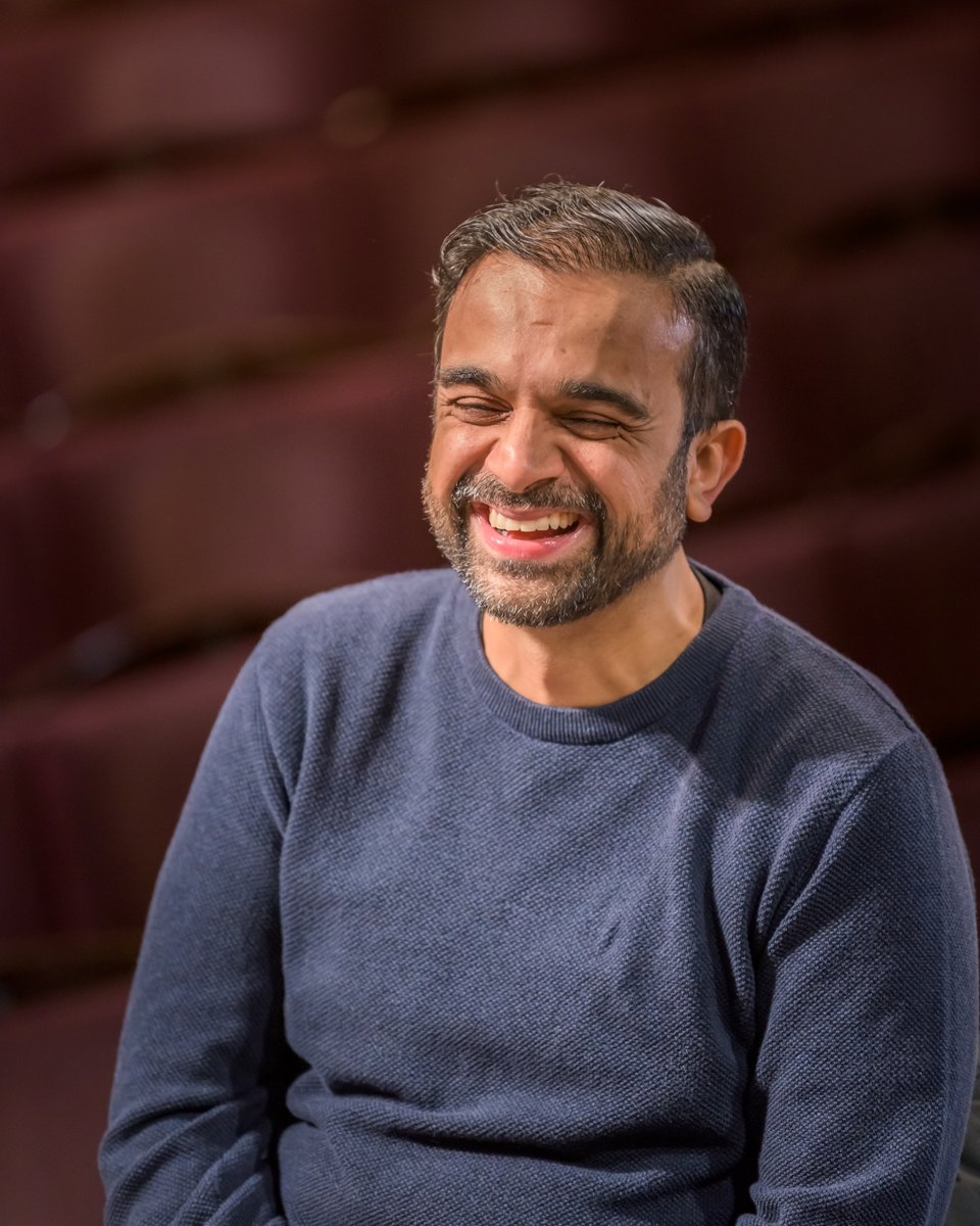 GregMosse's tweet image. Not every workshop *demands* @OmarStrikesBack but it's always a good idea @CriTheatre New Writing - here with @LauraCHorton @deli_segal @mellafaye @kshen @toriallenmartin @FelixMosse @Lea_desGarets @OmarStrikesBack @theAtticist @playwrightgrace @georgiebaileey