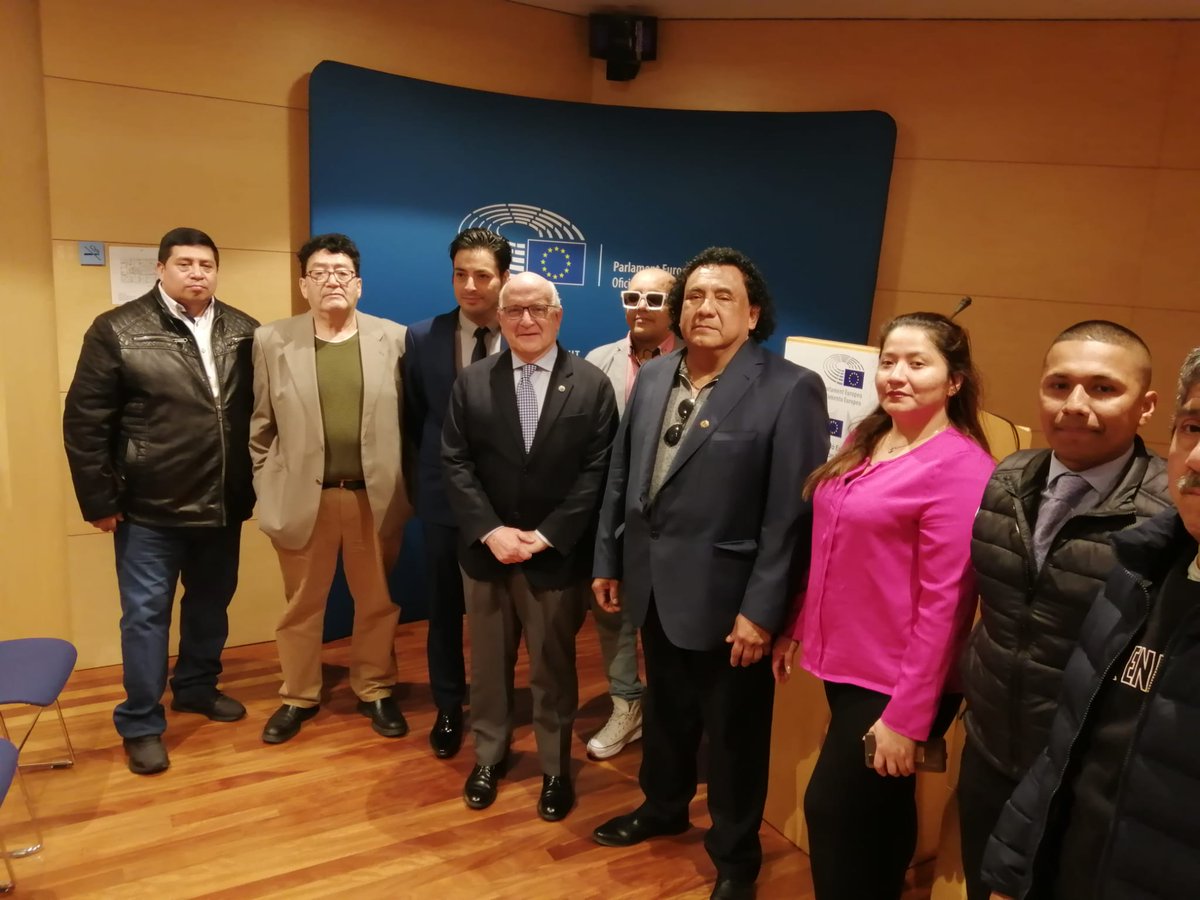 Hoy me he reunido en la oficina del Parlamento Europeo en #Barcelona  con asociaciones de ecuatorianos para hablar sobre la exención de visados de #Ecuador.