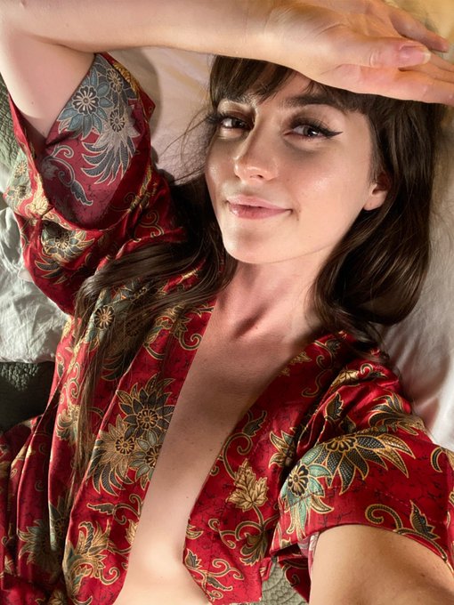 Almost back to 200 fans!! Let&rsquo;s go 300 🥳  Get a FREE squirting vid when you sub 💦💦💦 https://t.co/tio