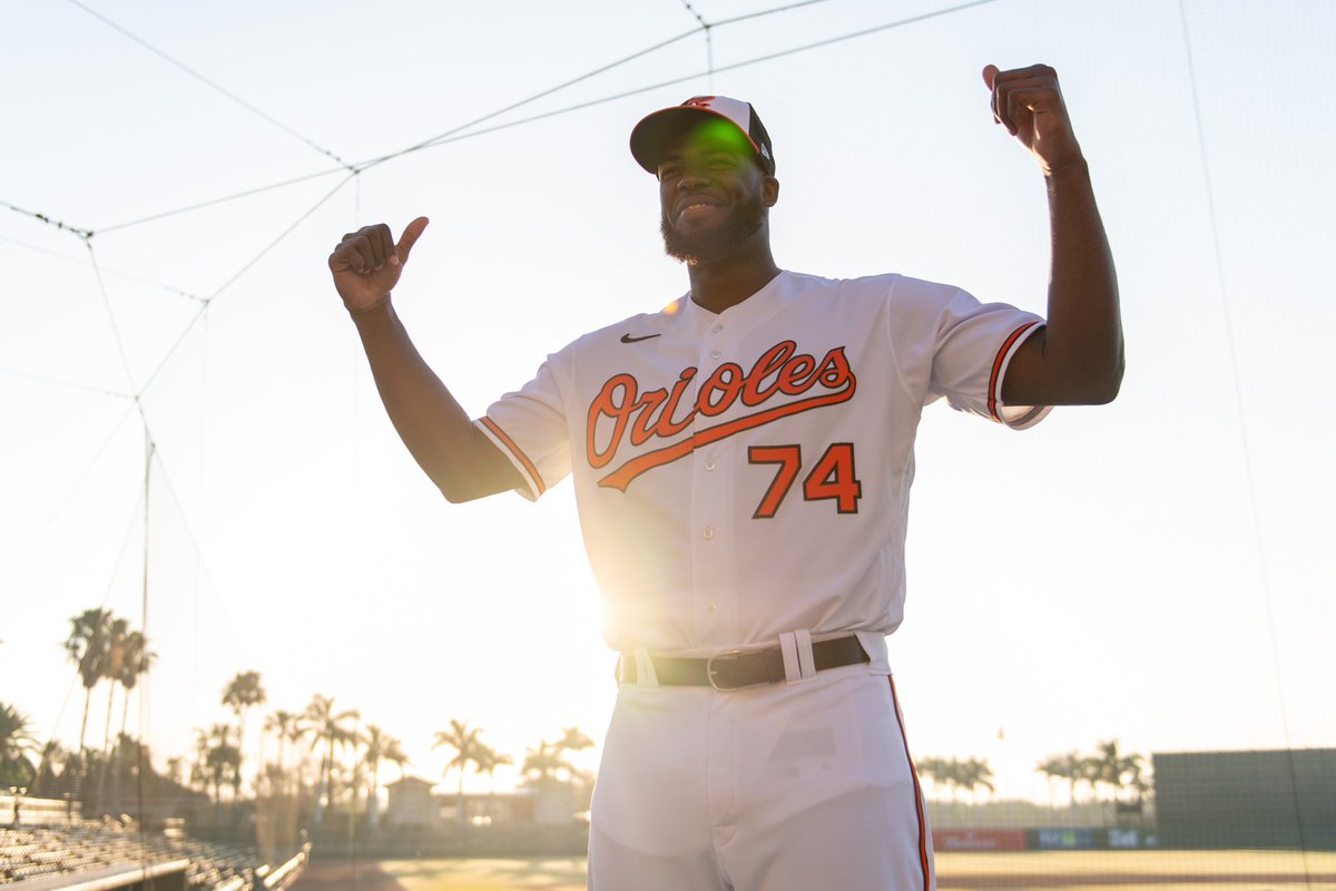 losorioles's tweet photo. 📸 ¡Digan “CHEESE”! 😁 

#LosOrioles https://t.co/3tVYYT6pPY