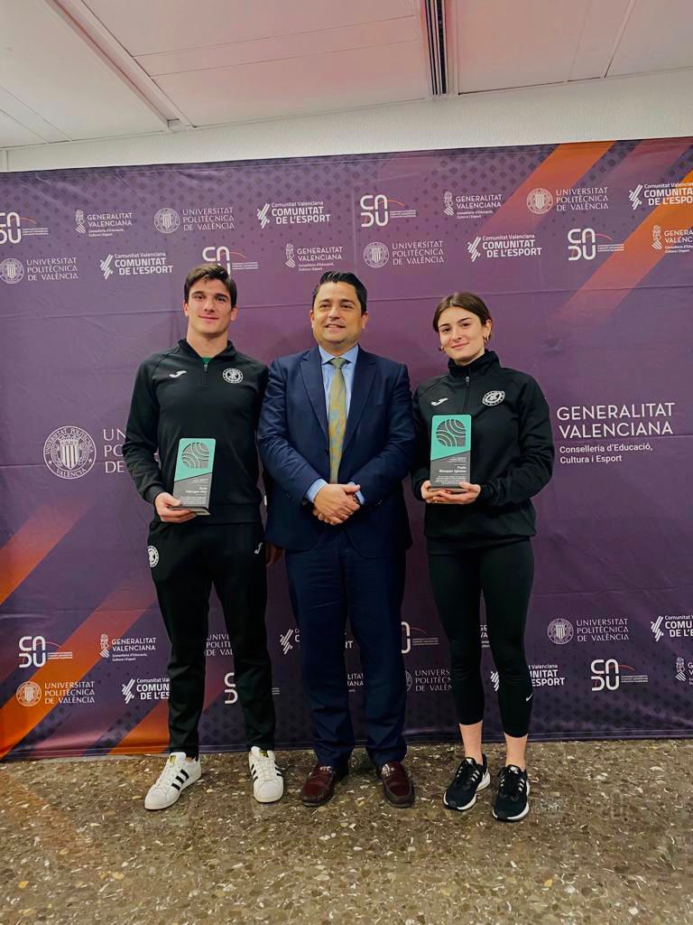Servicio de Deportes UCV (@safd_ucv) on Twitter photo El pasado 8 de febrero tuvo lugar la entrega de premios <a href="/FTA_CV/">Fun.Trinidad Alfonso</a>, donde nuestros alumnos Paula Blanquer y Borja Fabregat, recibieron los premios a mejores estudiantes deportistas de la <a href="/UCV_svm/">Universidad Católica de Valencia</a> de la mano de Juan Miguel Gómez, director de <a href="/FTA_CV/">Fun.Trinidad Alfonso</a>, y nuestro rector <a href="/JoseMPaganAg/">José Manuel Pagán</a>. El pasado 8 de febrero tuvo lugar la entrega de premios <a href="/FTA_CV/">Fun.Trinidad Alfonso</a>, donde nuestros alumnos Paula Blanquer y Borja Fabregat, recibieron los premios a mejores estudiantes deportistas de la <a href="/UCV_svm/">Universidad Católica de Valencia</a> de la mano de Juan Miguel Gómez, director de <a href="/FTA_CV/">Fun.Trinidad Alfonso</a>, y nuestro rector <a href="/JoseMPaganAg/">José Manuel Pagán</a>.