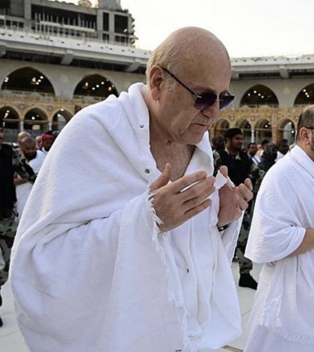 شو بدك بعد ؟ معك اكثر مني