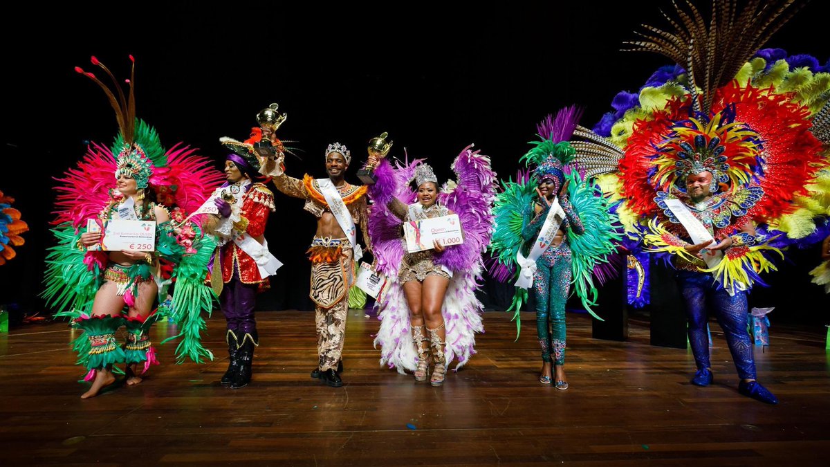 De inschrijving voor de Royalty Election gaat bijna sluiten! ⏳ Ben jij al ingeschreven? Schitter als Royalty en vertegenwoordig het Zomercarnaval Rotterdam, één van de grootste culturele evenementen van het jaar ✨🤩

Schrijf je snel in 👉 zomercarnaval.org/evenementen/ro…