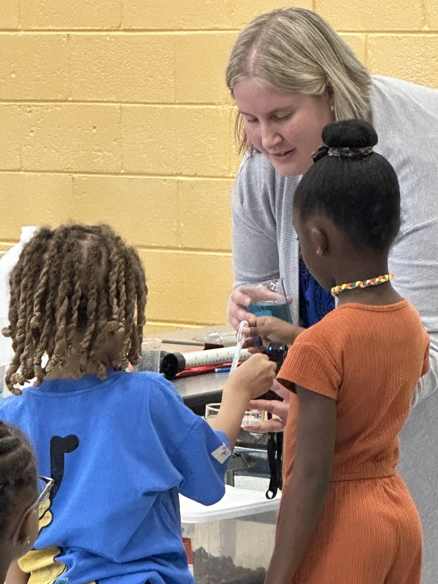 APSUCoSTEM's tweet photo. As members of the College of STEM, we're committed to engaging with our community through the #CommunityExperience, and we believe that giving children the opportunity to #ExperienceSTEM can make a positive impact on their lives. https://t.co/dNrXQg5ELD