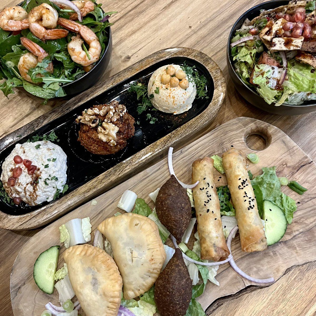 514eats's tweet photo. #latergram of the elevated Lebanese dinner i was served at the renovated SHISH KEBAB. Some real gems in here, for the most part. 🇱🇧
.
Disclaimer: this meal was comped.
.
#montreal #vsl #villesaintlaurent #marchecentral #boulevarddelacadie #middleeastern #lebanese #pixelsspark https://t.co/3utEbGFWJr