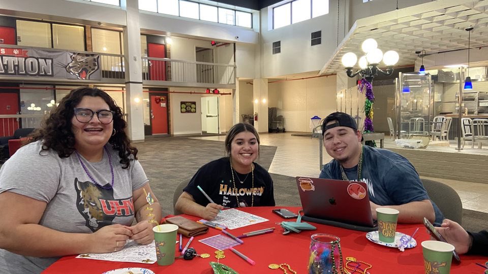 uhvmac's tweet photo. Thanks to everyone who made it out to Mardi Gras this week! We hope you had fun!!! 💜⚜️💚

#UHV #JAXNATION #UHVMAC #UHVJagFam https://t.co/aYeBhiqItP