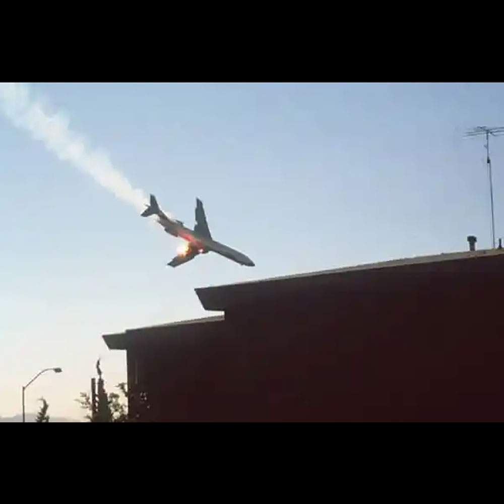 BlackBoxDown tweet media