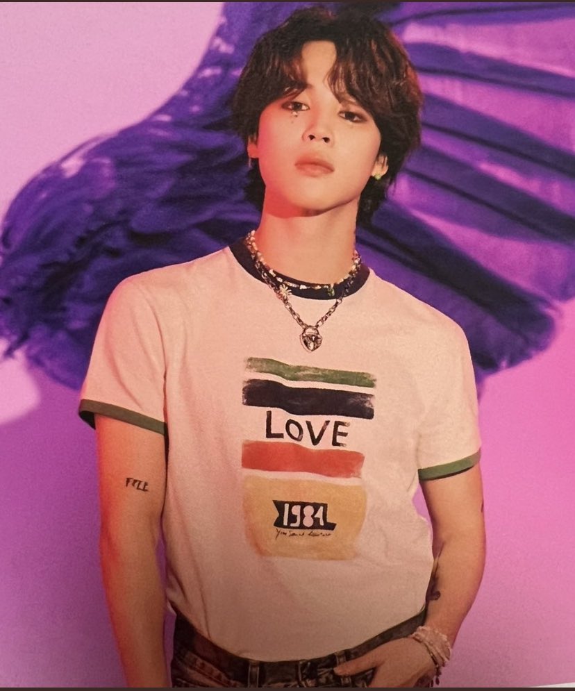 filthfics's tweet photo. idk why we’re acting brand new about the pride flag on the wall when this exists like are you guys blind for real or https://t.co/D9ycLmhimW