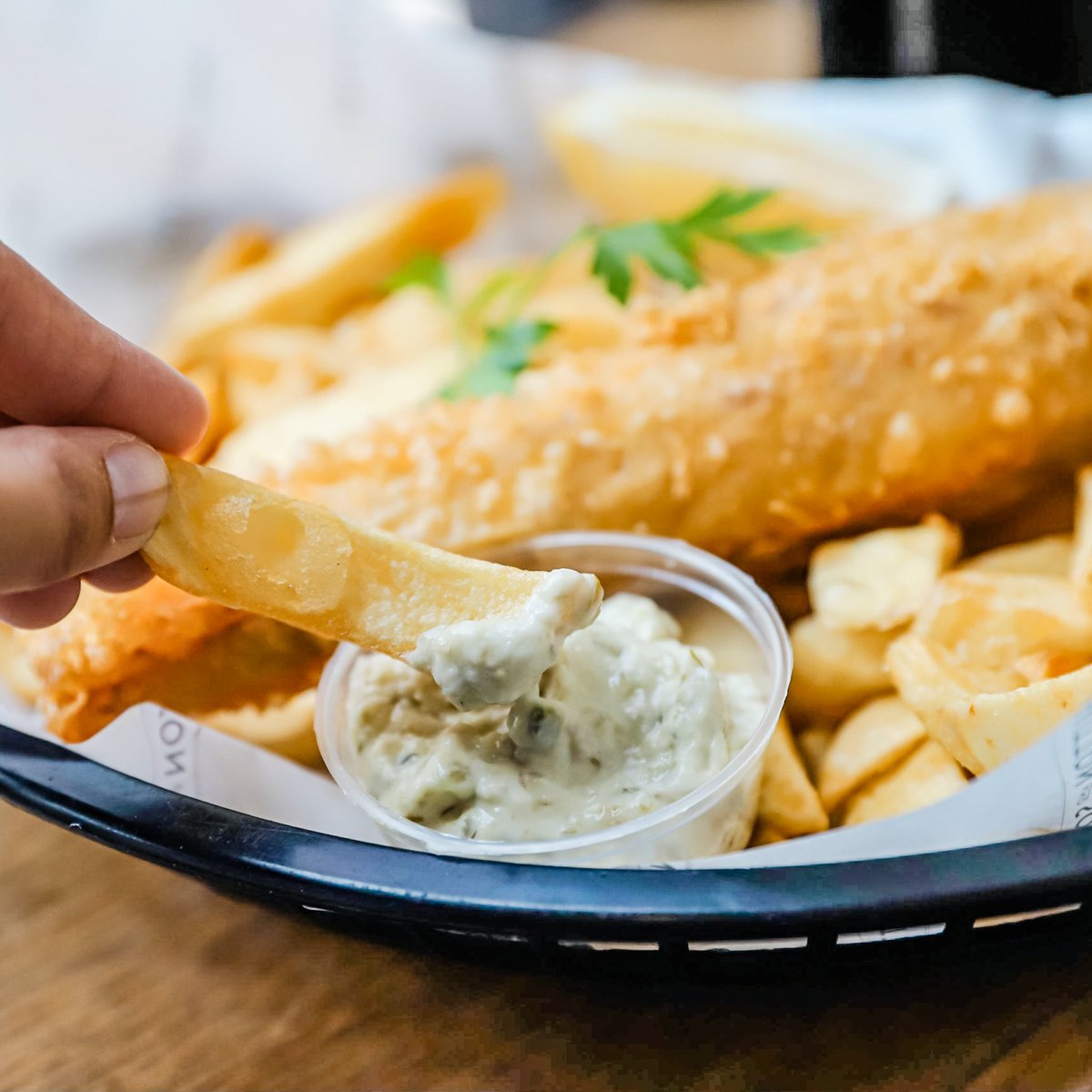 Grey and gloomy outside, but it's golden in here 🥰