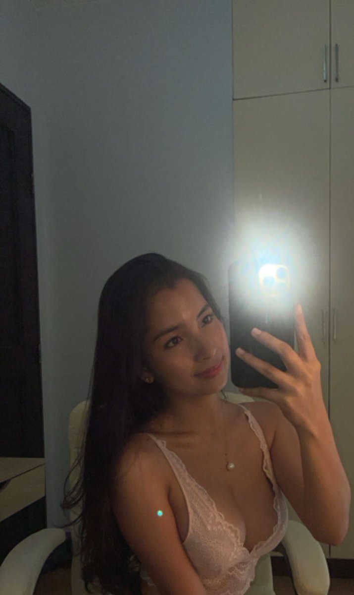 m00nelyy's tweet image. Pic before sleep for you💜
#girlsatnight #nightpic