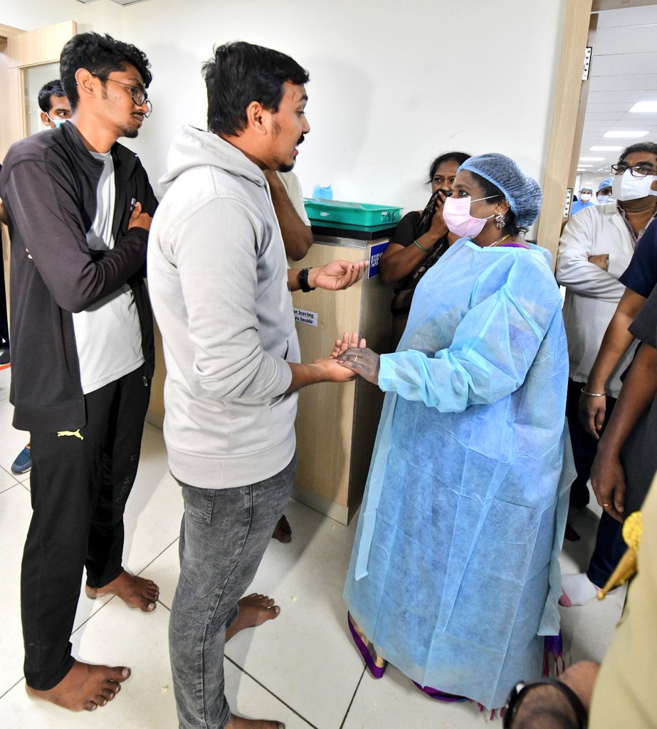 DrTamilisai4BJP's tweet photo. Visited NIMS hospital in #Hyderabad and inquired about the health condition of the medical Student from KMC,#Warangal.

It is painfull to see a PG medico in critical care unit .Consoled her family members &amp; interacted with ICU Drs. 
(1/2) https://t.co/8dS8HOxlAH