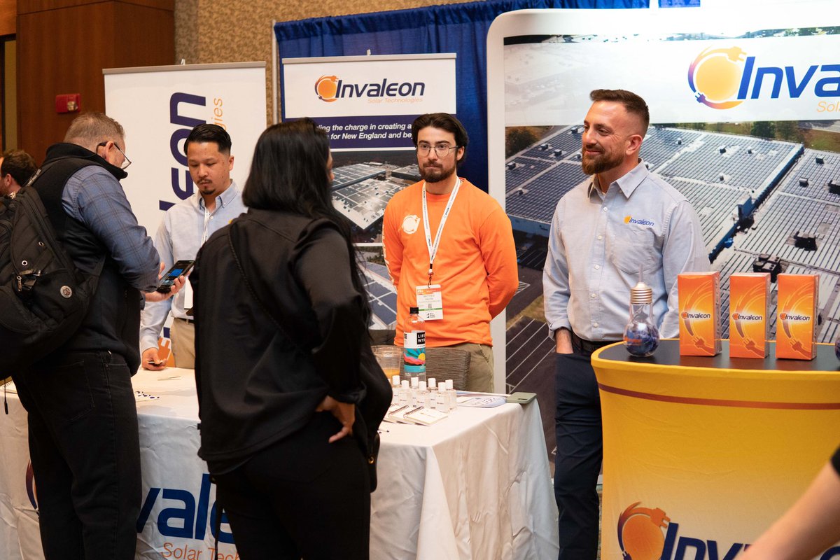 invaleonsolar's tweet photo. Enjoying our time here at #REPlusNE ☀️ https://t.co/pTr4PW3qiE