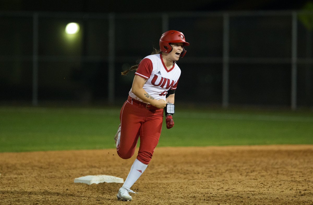 UIW Softball tweet media