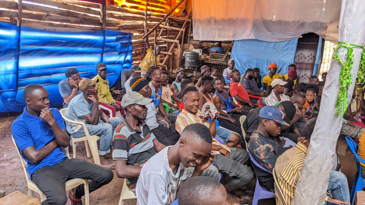 SsessaaziHerman's tweet photo. Conducting training on entrepreneurship, Enterprise selection, financial literacy, management and environmental sustainability for youth groups from Kamwokya kampala Central.
#ACTogetherUganda
#SDIYouth
#SDI
#SafeAndInclusiveCities https://t.co/ZUjhf0aIwU