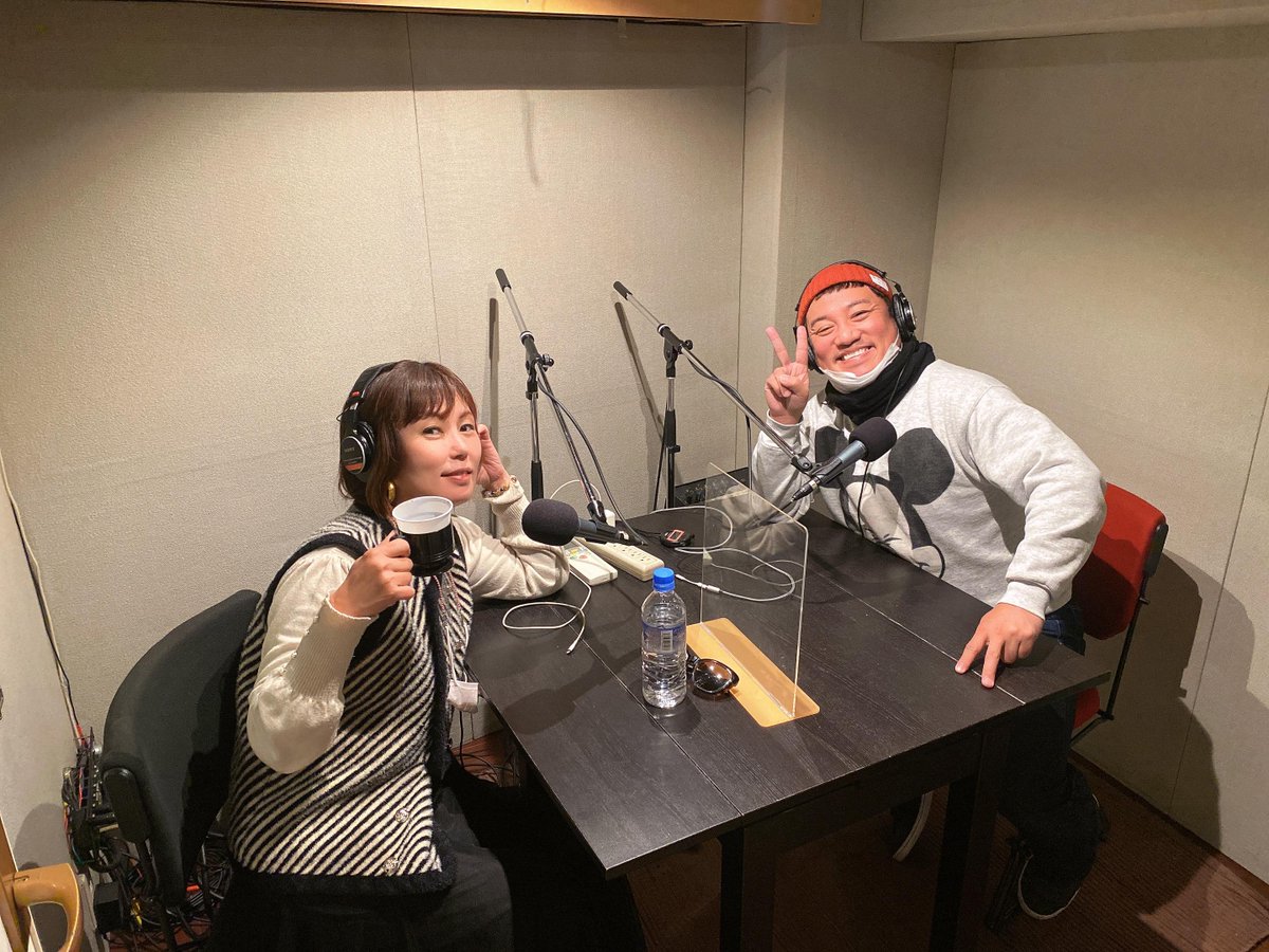 shimazika's tweet photo. 今夜の島ヂカは･･･あの人気謎ときゲームが復活▼フリーターのよ～ざ～が始めた仕事は？▽マクドナルドさんのすごいところ▽わ��たランキングは空前絶後の〇〇祭り！

23時になったらラジオ沖縄へ！
https://t.co/rEYAyTIjsB

#ナシル #shimazika #ラジオ沖縄 #与座よしあき https://t.co/QjSYMQcf9b