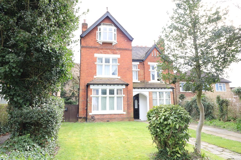 EllenderEstates's tweet photo. NEW: Castlebar Hill #EalingBroadway #Ealing. Apartment / Studio - 0 bed £1,000.00 pcm https://t.co/eqR3mNcFmg