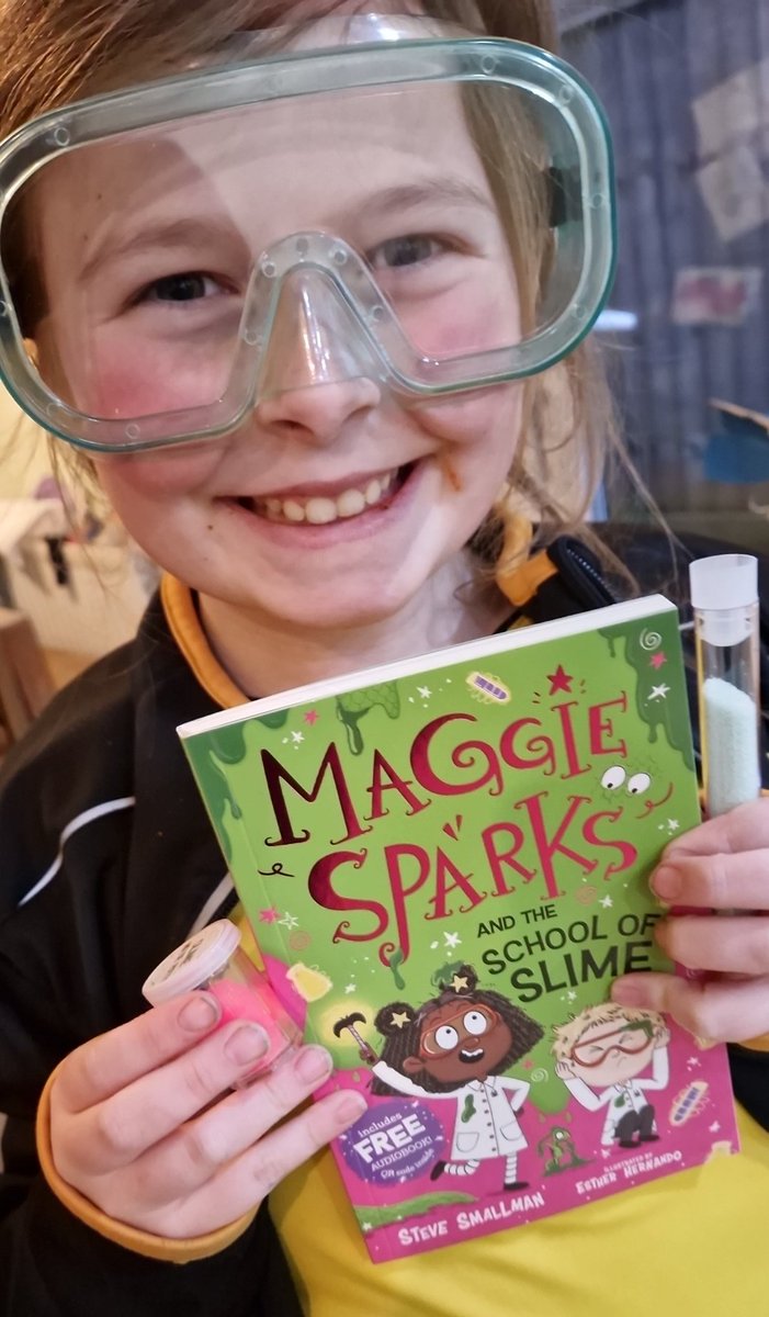 What amazing #bookpost today from @SteveRT1 @SweetCherryPub 

#MaggieSparks

My own little scientist can't wait to get experimenting ( and read the book, too, of course!)