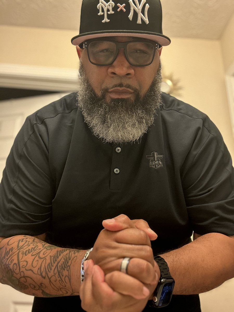 DaryleLSmith's tweet photo. Todays Professional Drip
🧢👕👟💧
#Lebron16 #YankeeFit
#OperationGame #NikeFCA
@uncle_rjs @ahmiryoung
@FrshPhade @KidFromTheX @CallMeCoachVP @LiCkMyJs @LexxDaTurtle @mdeeeeee_ @MagMr44 @CoachWes03 @ALilBitOfEryn @Just_JeNiNE_ @IngloriousGUIDO
@kp0pkicks @rjolli007 https://t.co/WijU8JqR8X