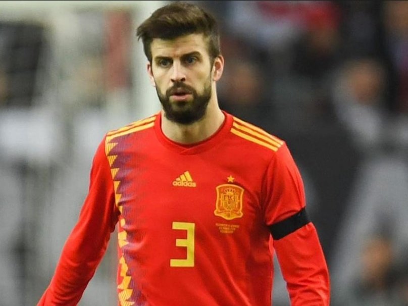 Encuestando's tweet image. 📊 Vota por el MEJOR central de la Selección Española

🔃 SERGIO RAMOS
♥️ GERARD PIQUÉ