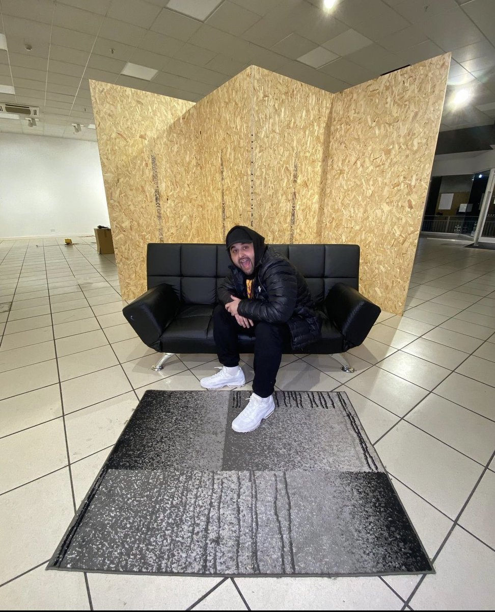 shakkmusic's tweet image. I’m live on air from 7pm tonight with a massive show on @BBCTees!

Loads of new music and I’ve also got the mega talented DJ and producer @MaxJonesuk in the studio tonight for a guest mix and interview 🤌🏽

🎧: bbc.co.uk/sounds/play/li…