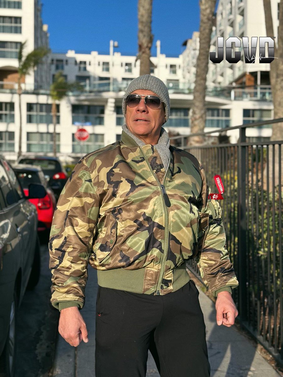 Wishing everyone a fantastic day from sunny #California 🌞 See my other shot 🔛 facebook.com/JCVDWorld 📸 #JCVD™