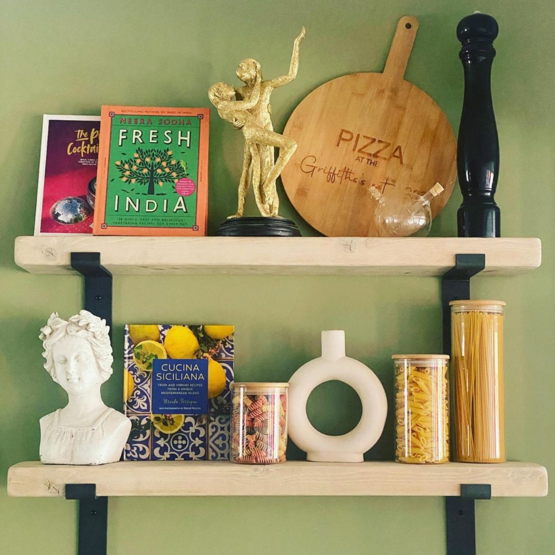 @ohmyrenovation 's cooking up a storm with all their favourite cookery books on display! 🌟 🌿 

#rusticshelving
#bensimpsonfurniture
#openshelving
#industrialdecor
#kitchenshelves
#handcrafted