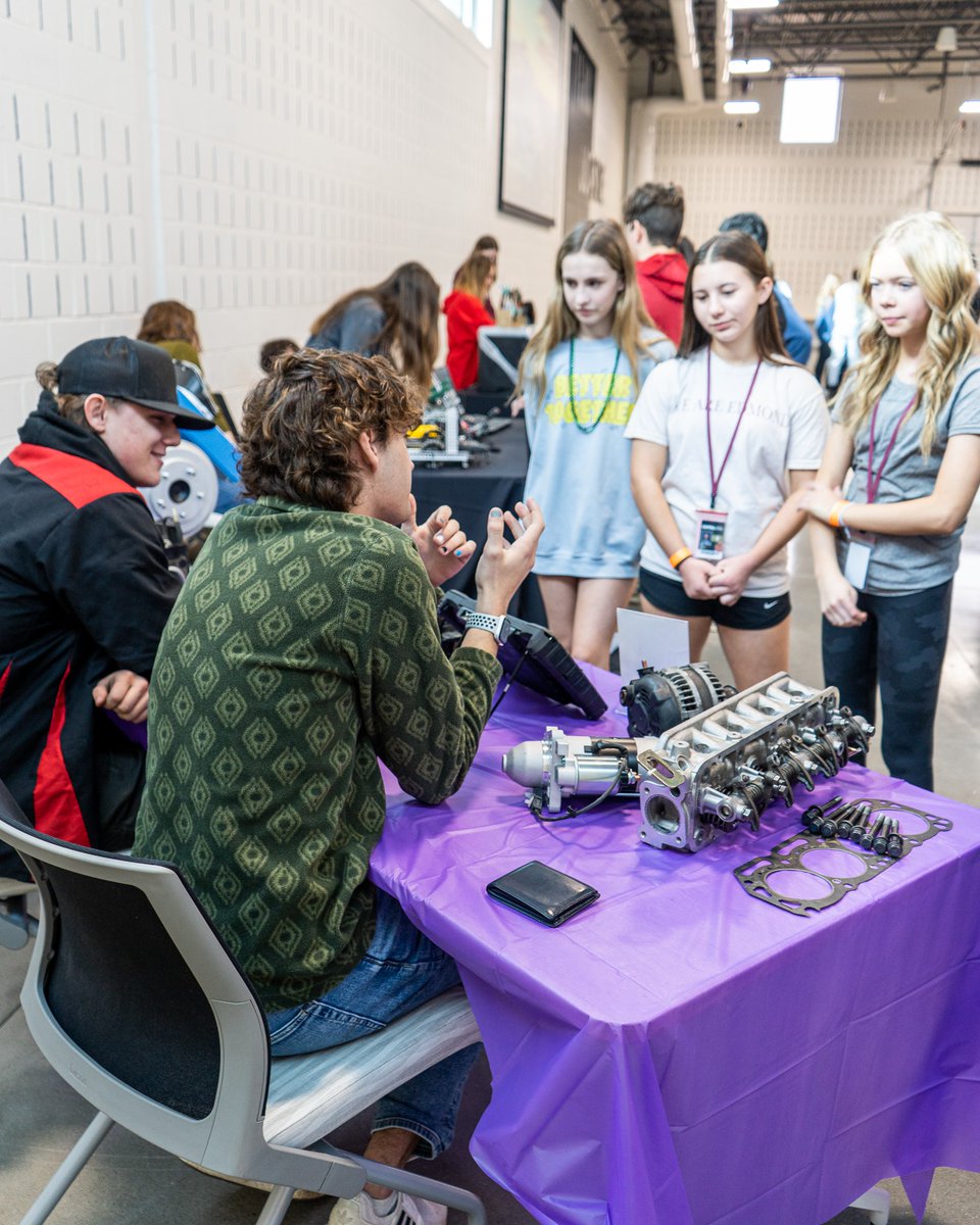 We had students from Central Middle School come for the Middle School Career Experience on Tuesday! 🎉

#francistuttle #danforth #edmond #oklahoma #central #career #careerdevelopment #careerskills #skills #skillsshowcase
