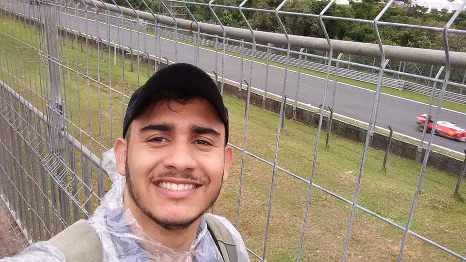 @Kellie_F1 since its almost time for the new season let me introduce myself

name: Patrick
age : 28
nationality: Brazilian
speaking:  English and Portuguese
fav color: Blue 
fav number : 8
fav drivers: Lando and Alonso.
picture of me:
Gp Brazil 2016