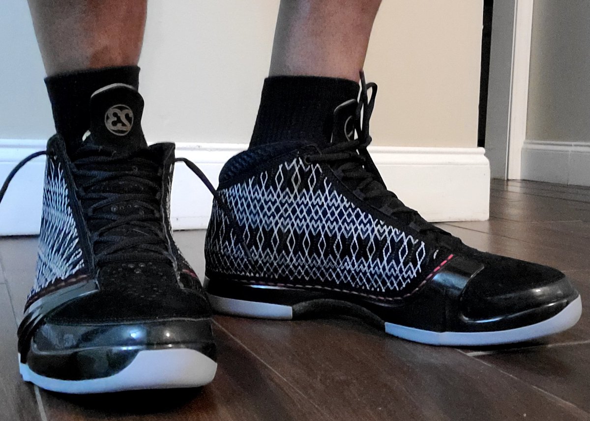 Sam_cash1's tweet photo. "It's Day 23 Your Jordan Year & There Is No Better Way To Show #BHMKOTD Dat You On Yo G.O.A.T. Level Than To Come Like This & Its Crazy Bc They Released On 2/23/08 So I 'UNDS' Da' Jordan 23 Black 'Stealth' @JerLisa_Nicole!"
#MJ23 @Jumpman23
#SNKRS @Nike
#Kicks4Life
#🐐 https://t.co/TmQ0q5fI1u