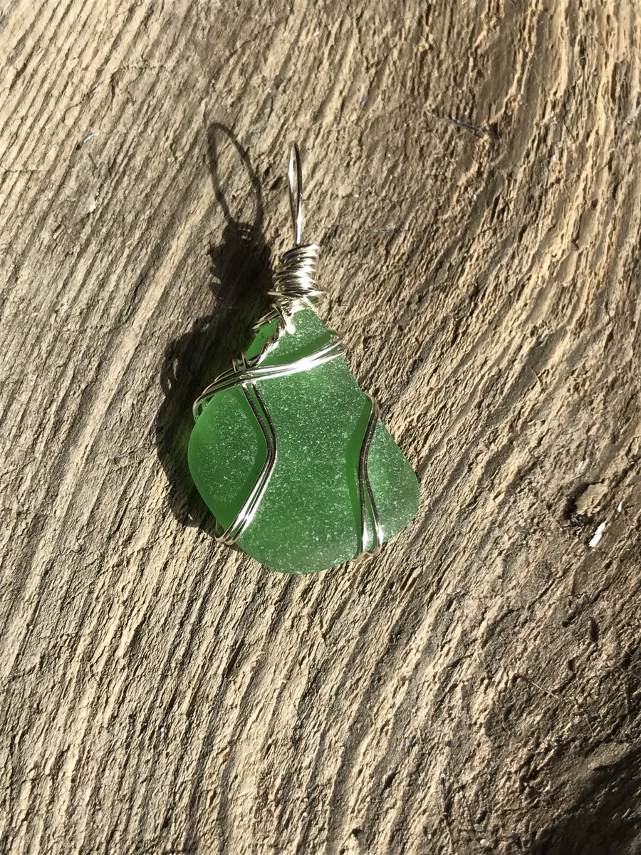 Seaglass Pendants from around the world
facebook.com/TriciasSeaglas…
#seaglass  #Seapottery #pottery #forhim #beachvibes #vacation