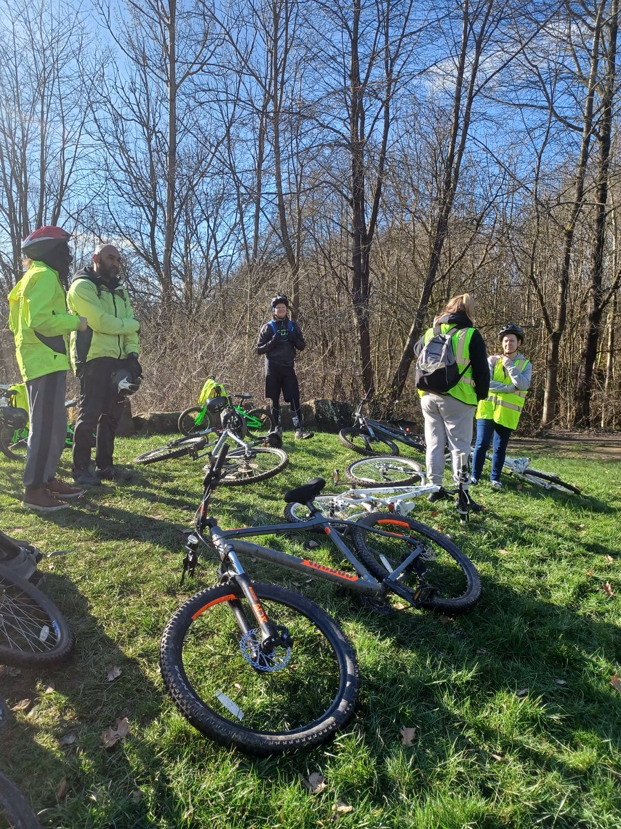 Tameside youth service out on a fantastic family bike ride. Smiles all round. Thanks for the drinks <a href="/Hopwood2Melissa/">Melissa Hopwood</a>.#funforallthedamily. <a href="/BillFairfoull/">Cllr Bill Fairfoull</a> <a href="/tmbc_places/">Tameside Place</a> <a href="/TamesideCouncil/">Tameside Council</a> <a href="/AngelaRayner/">Angela Rayner</a>.