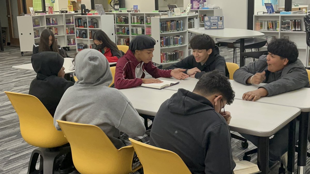 Ms_Hand_TMS's tweet photo. When a student starts a spontaneous read aloud on library day and gets everyone engaged🥹📚@inverarityt1 @Mrs_Stewart_ @MrsPate8 @MrsBrantley17 #TMScode https://t.co/G7hovJ58km