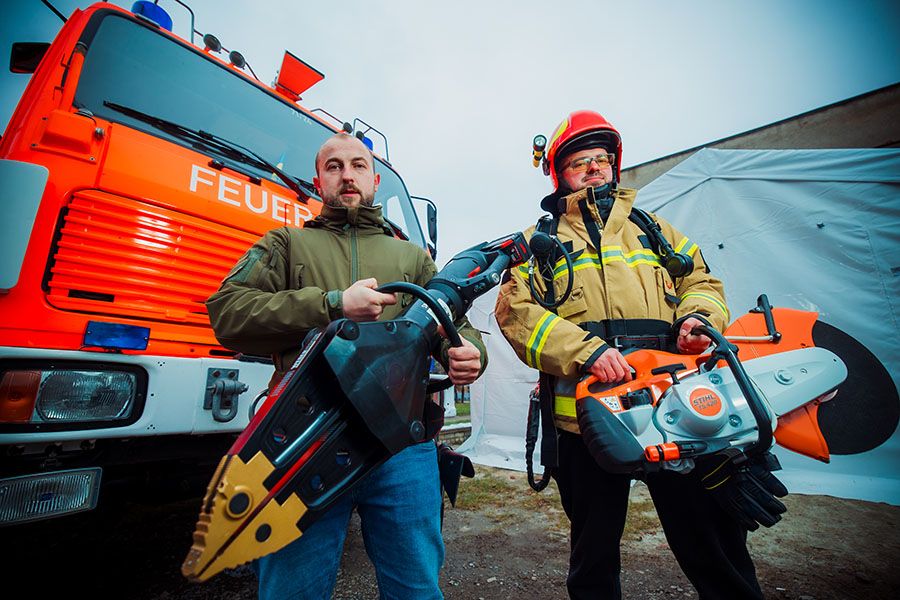 DAIGlobal's tweet photo. For staff on a massive @USAID#decentralization project, stress &amp; danger are part of life in #Ukraine. But project staff keep going knowing that their project—#Governance &amp; Local Accountability Activity—is making a difference

https://t.co/PgQ34NhmW1 

@USAIDDRG @USAIDUkraine https://t.co/z7KbVBV9JG