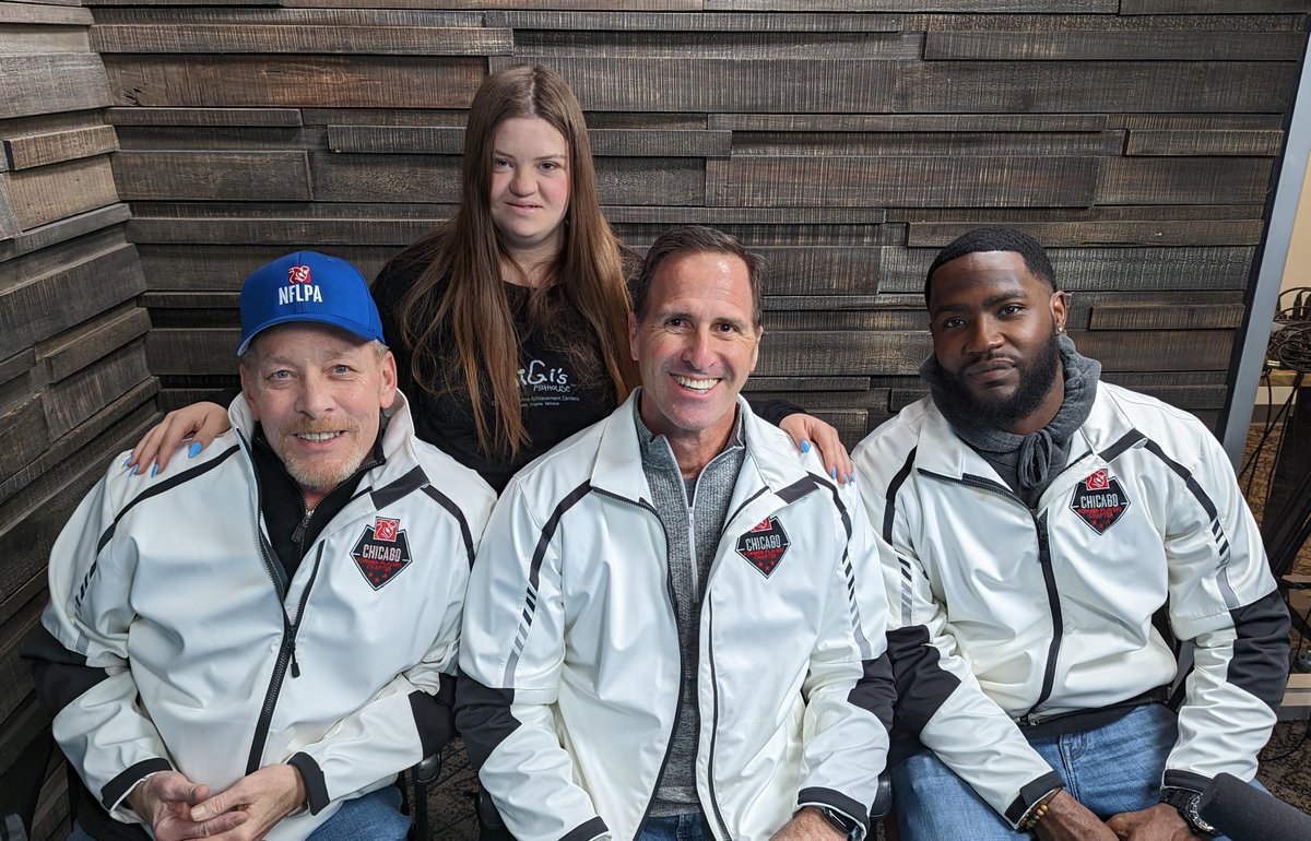 ChicagoRPFPC's tweet photo. Our guys, Brent Novoselsky, Justin Staples & Tom Serpento joined Nancy & Gigi from GiGi's Playhouse for their live podcast to discuss the upcoming gala! After, they were then joined by former players, Tim Tyrrell and Ray McElroy! ♥️ ♥️
#RPFPC #NFLPAChicago @GiGis_Playhouse https://t.co/uOCMq7fGpw