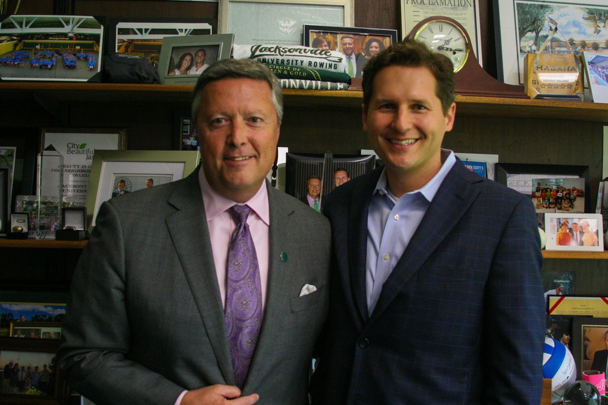 JUalumni_family's tweet photo. We're thrilled to announce that Matt '01 and Alexis '02 Kane have made a seven-figure unrestricted investment in Jacksonville University, pushing us past $3 million raised during Dolphin Dash. https://t.co/NZvp1vCQ0v