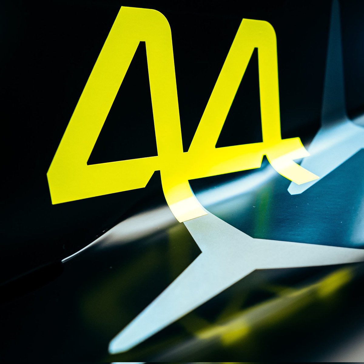 L H 4️⃣4️⃣🏆🇦🇷 FC4️⃣3️⃣💙❤️ #FERRARI 🤩 tweet media