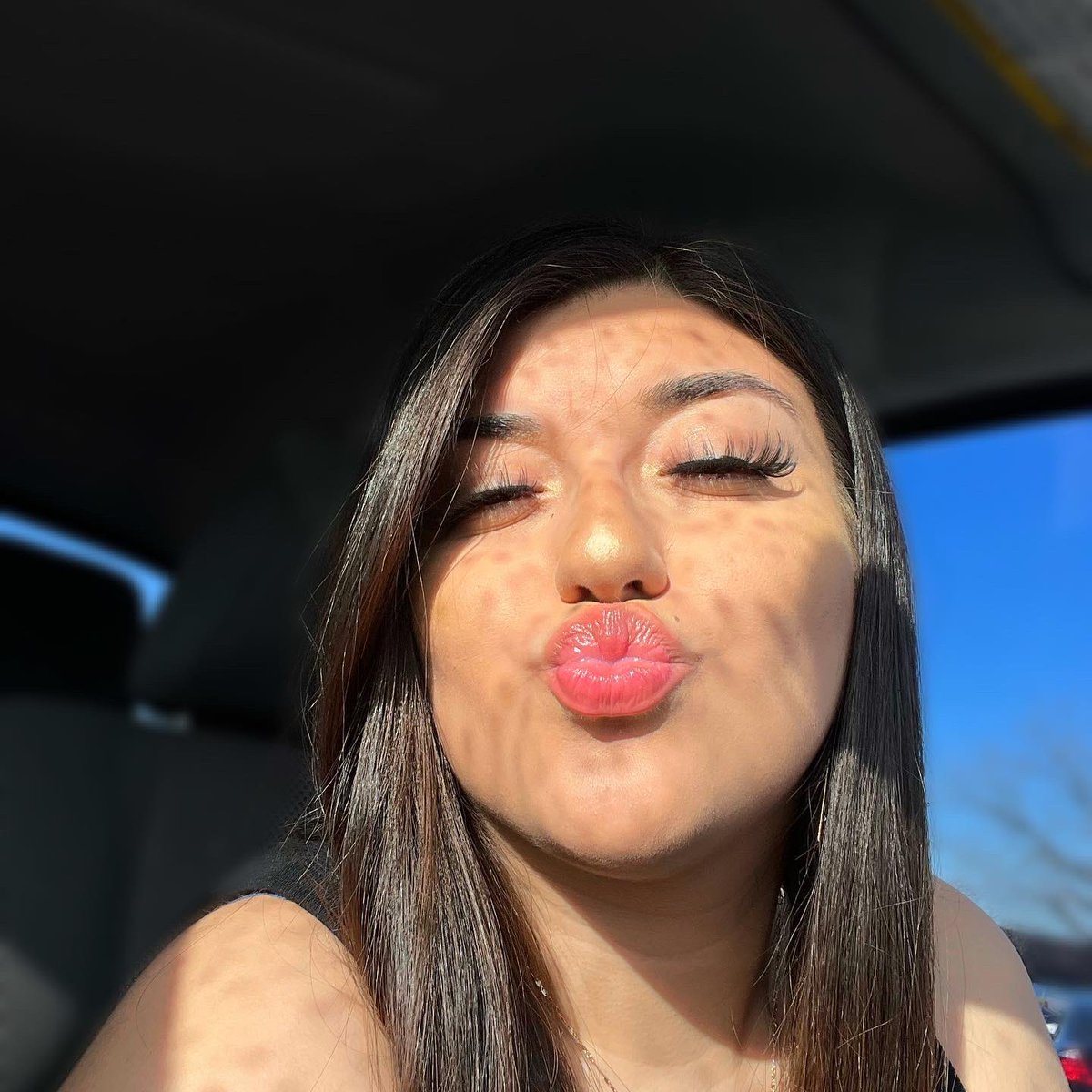 vanessaperez830's tweet photo. Living and loving 🖤 https://t.co/twxRuUlFW5