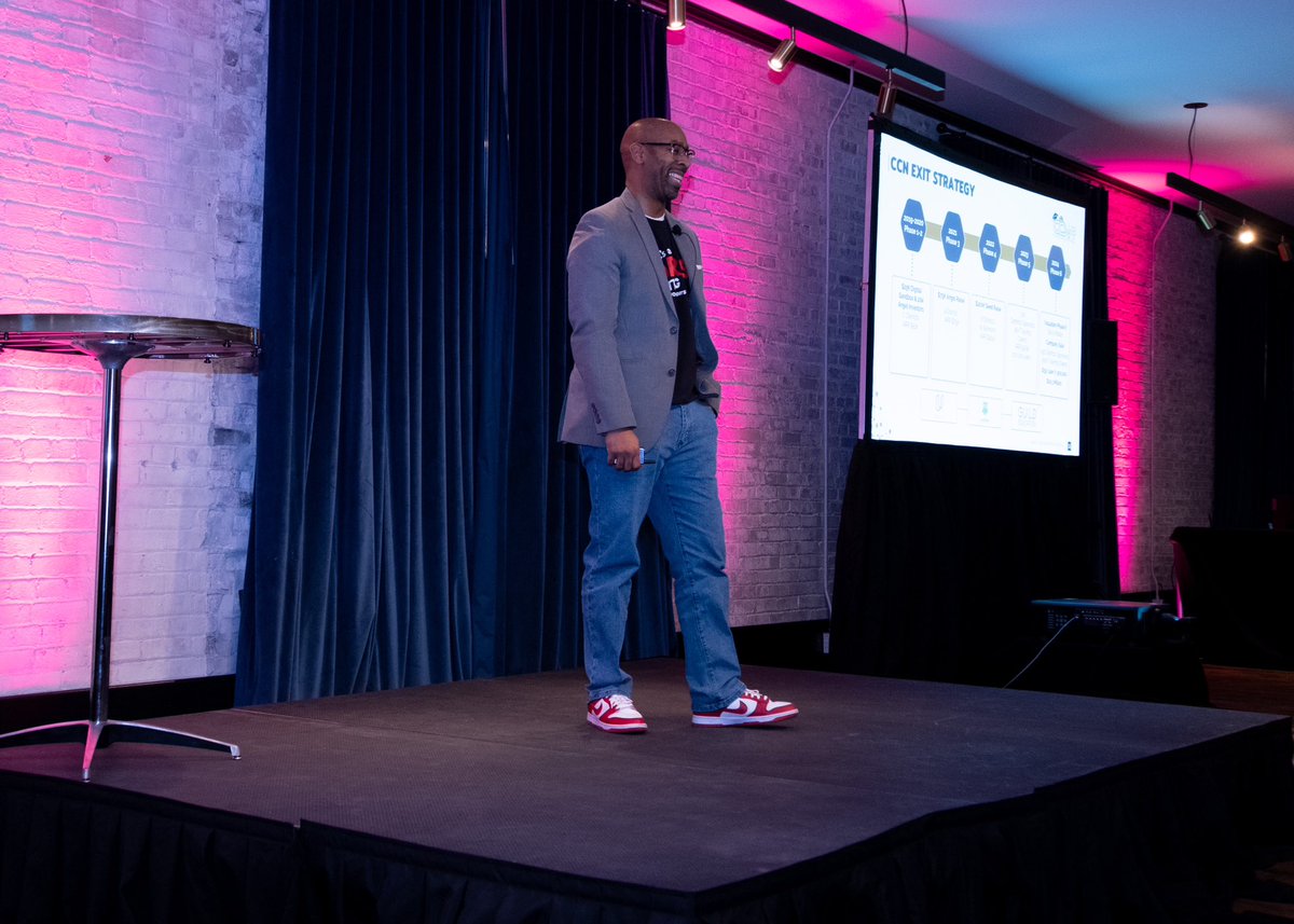 PIPELINEorg's tweet image. The energy is high as our Innovators begin their pitches! Their long, hard work is paying off with each new face on the stage. 
#PipelineEntrepreneurs #InnovatorsShowcase