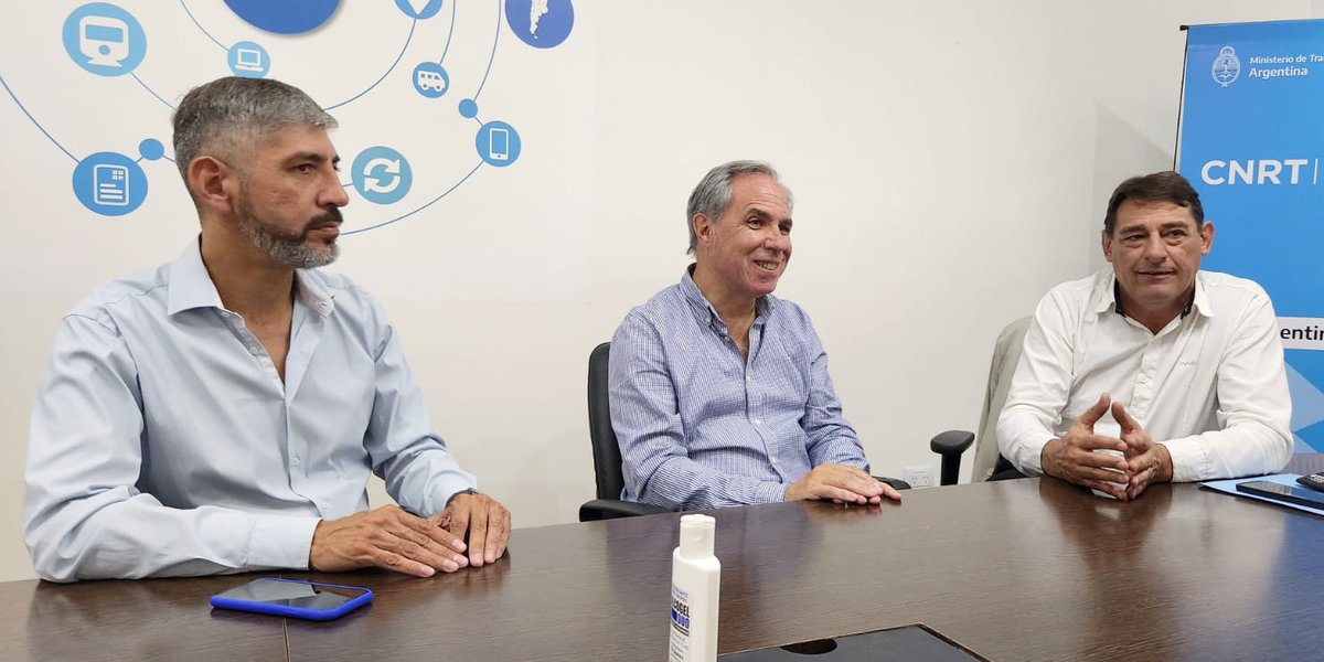 InfoCNRT's tweet photo. Recibimos en nuestras oficinas a @LandraTopo, con quien dialogamos sobre la conectividad ferroviaria y la implementación del sistema SUBE en Entre Ríos.

#ControlDelTransporte https://t.co/Gwj4dYfxzz