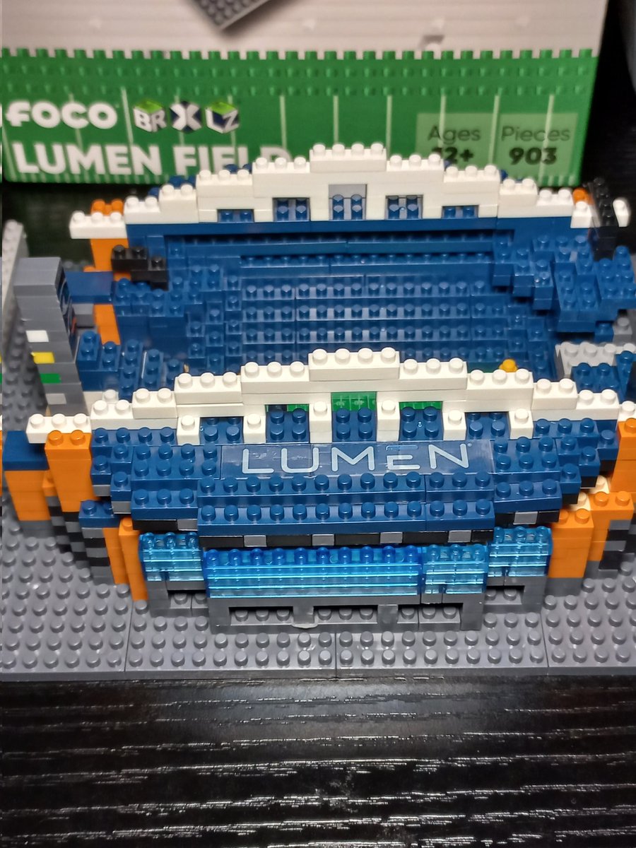 AndX259's tweet photo. AND NOW THE COMPLETE PRODUCT!!! @XFL2023 @XFLSeaDragons @LumenField @FOCOusa #BRXLZ https://t.co/r2SwD3Ldor